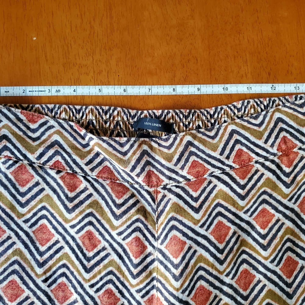 Tahari Geometric Print 100% Linen Capri Pants. High Waist. 28x24. Size M Medium - Picture 3 of 7